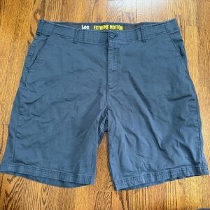 Lee Extreme Motion Men's Dark Gray Blue Short Size 40